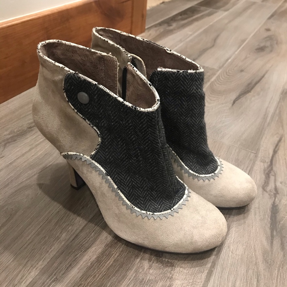 Poetic License booties